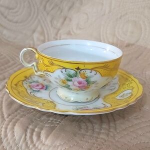 (#16)  MERIT HANDPAINTED CHINA MINI FOOTED TEA CUP & SAUCER